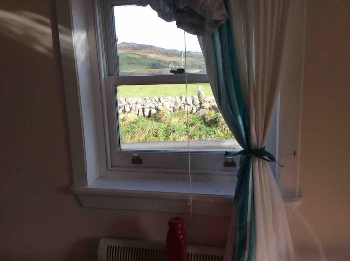 Quaint And Quirky Former Crofters Cottage In Port Ellen Exterior photo