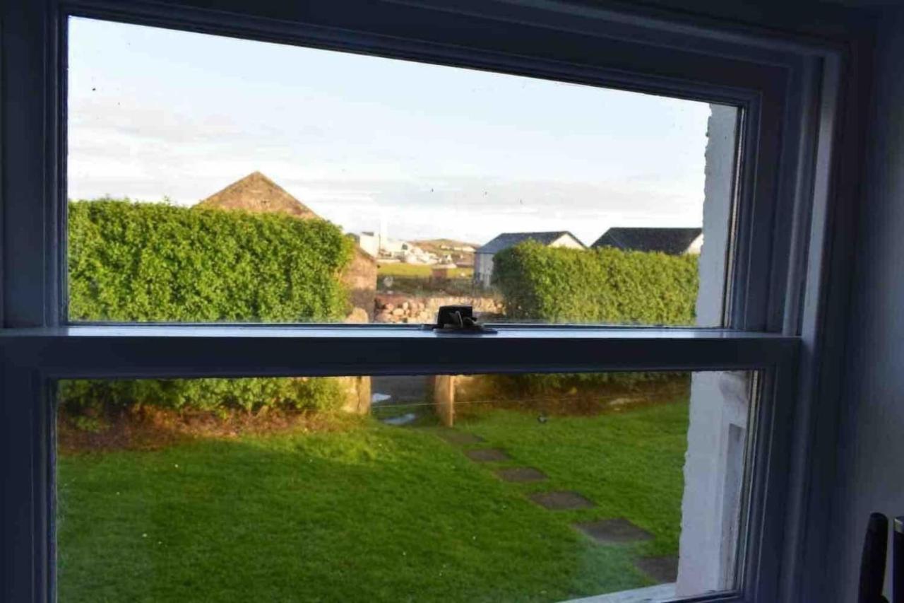 Quaint And Quirky Former Crofters Cottage In Port Ellen Exterior photo
